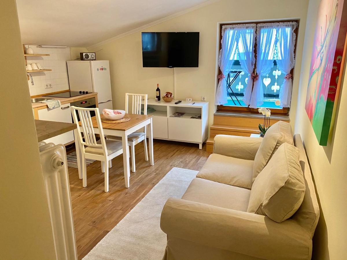 Giacomelli 3 Apartment *